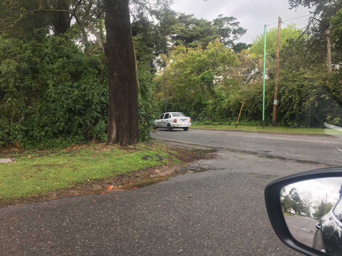 mnarduzzi's tweet photo. Les pido a @JulioGarro y @mariuvidal que hagan algo con el Camino Belgrano. Inseguridad vial por donde miren. Sean responsables. #SinVision https://t.co/p4OwwNJEth