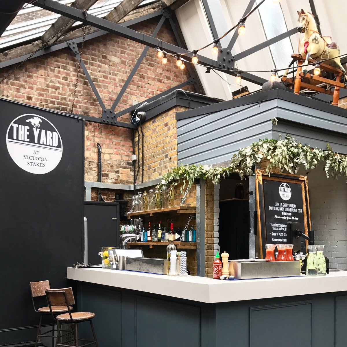 VictoriaStakes's tweet photo. Now Open!!!! The brand new Yard @victoriastakes #sundaybloodymary #sundaysaltbeef #dogfriendlypub #blankets #heaters #winterwarmers https://t.co/5dqtVcKiif