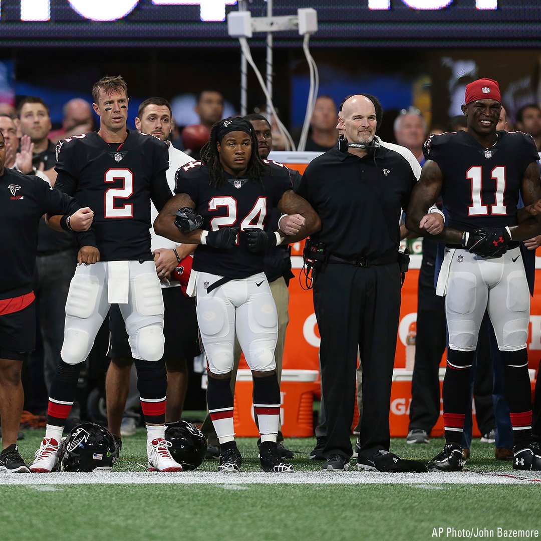 FoxNews's tweet photo. Take a look at what players around the NFL did during the playing of the national anthem today. https://t.co/8ubnLHtYPA