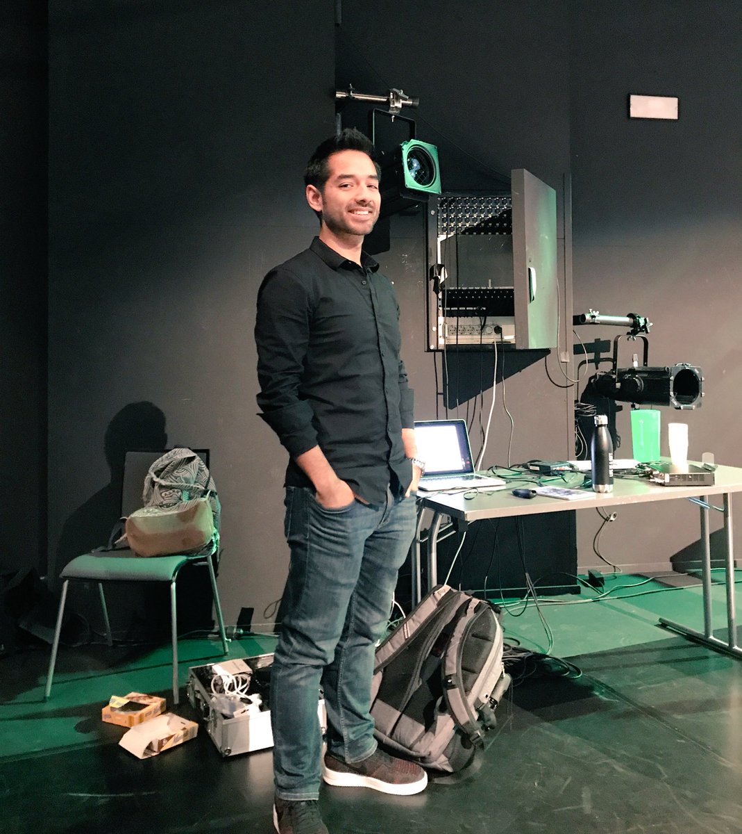 KaritaKasurinen's tweet photo. This guy ❤️ Thank you @RogerOsorio for the support and making Startup Weekend Oulu amazing #swoulu https://t.co/LMW2Brsk6z