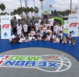 DewNBA3X's tweet photo. Kids from the @ymca came out to play with Adonal Foyle at the @Aquafina x @NBA x @WNBA #NBAFIT clinic this morning #DewNBA3X https://t.co/JxJI5x25Yd