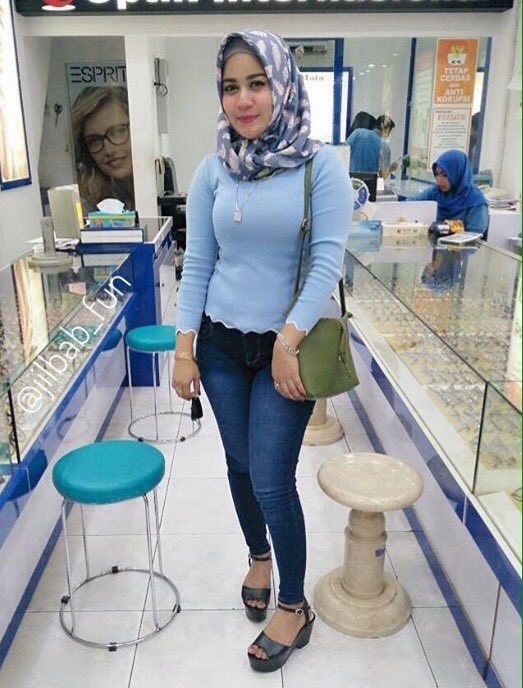 Jilbab Cantik Hot Di Twitter / Janda Muslimah Cantik Brebes Janda