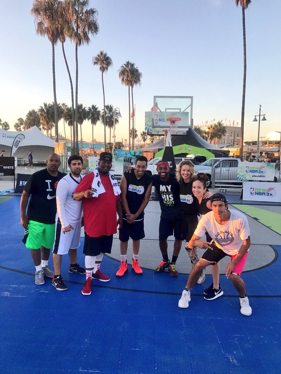 Come hang out at the #DewNBA3x tournament championship today at Venice Beach! I'll be there this afternoon, come say hi!