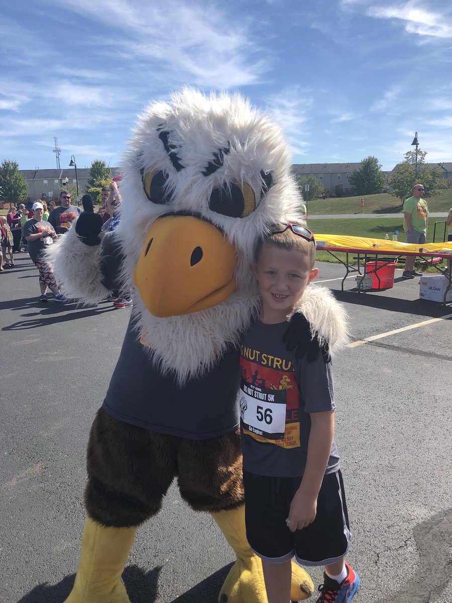 meaganhorn08's tweet photo. Ready to join all the Eagles and Brutus at the 8th Annual Big Nut Strut! #bignutstrut #bwms #bwls https://t.co/WV7z2Dfvcx