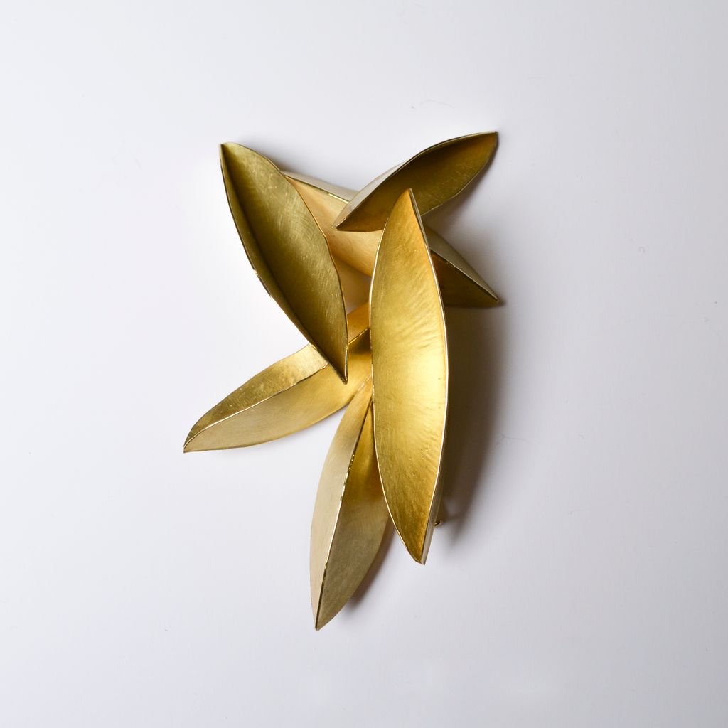 GoldsmithsCo's tweet photo. #OBJECTOFTHEDAY

Christina Jansen, Managing Director of the @scottishgallery chose this brooch by #kayosato. https://t.co/6uNarUK8kC