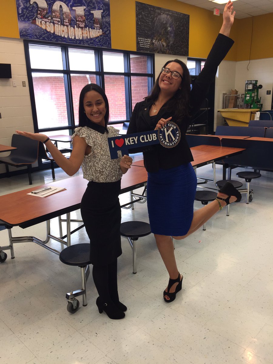 CCHSKeyClub25's tweet photo. KCKC last Saturday was so much fun!! Can't wait to get alll of our service projects going this school year!! #BeTheKey 🔑 https://t.co/D9modT15lY