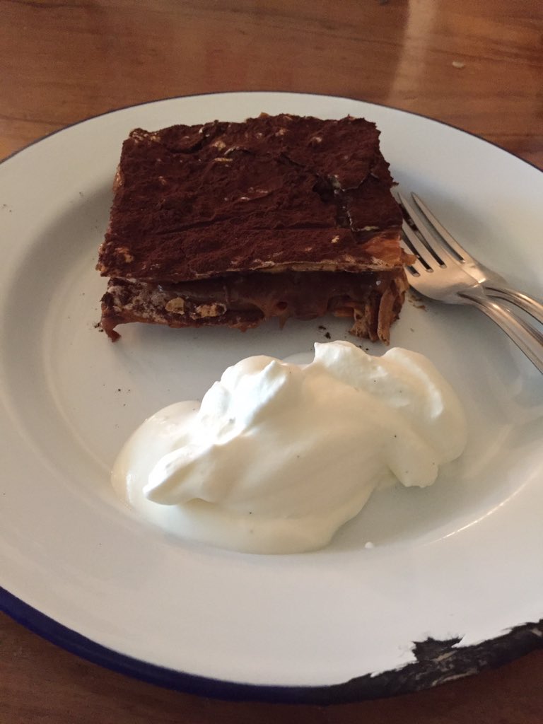 Enfim, provando as ESPETACULARES empanadas e o SENSACIONAL tabletón do <a href="/LaGuapaSP/">La Guapa - Empanadas Artesanais</a>! <a href="/PaolaCarosella/">Paola Carosella</a>