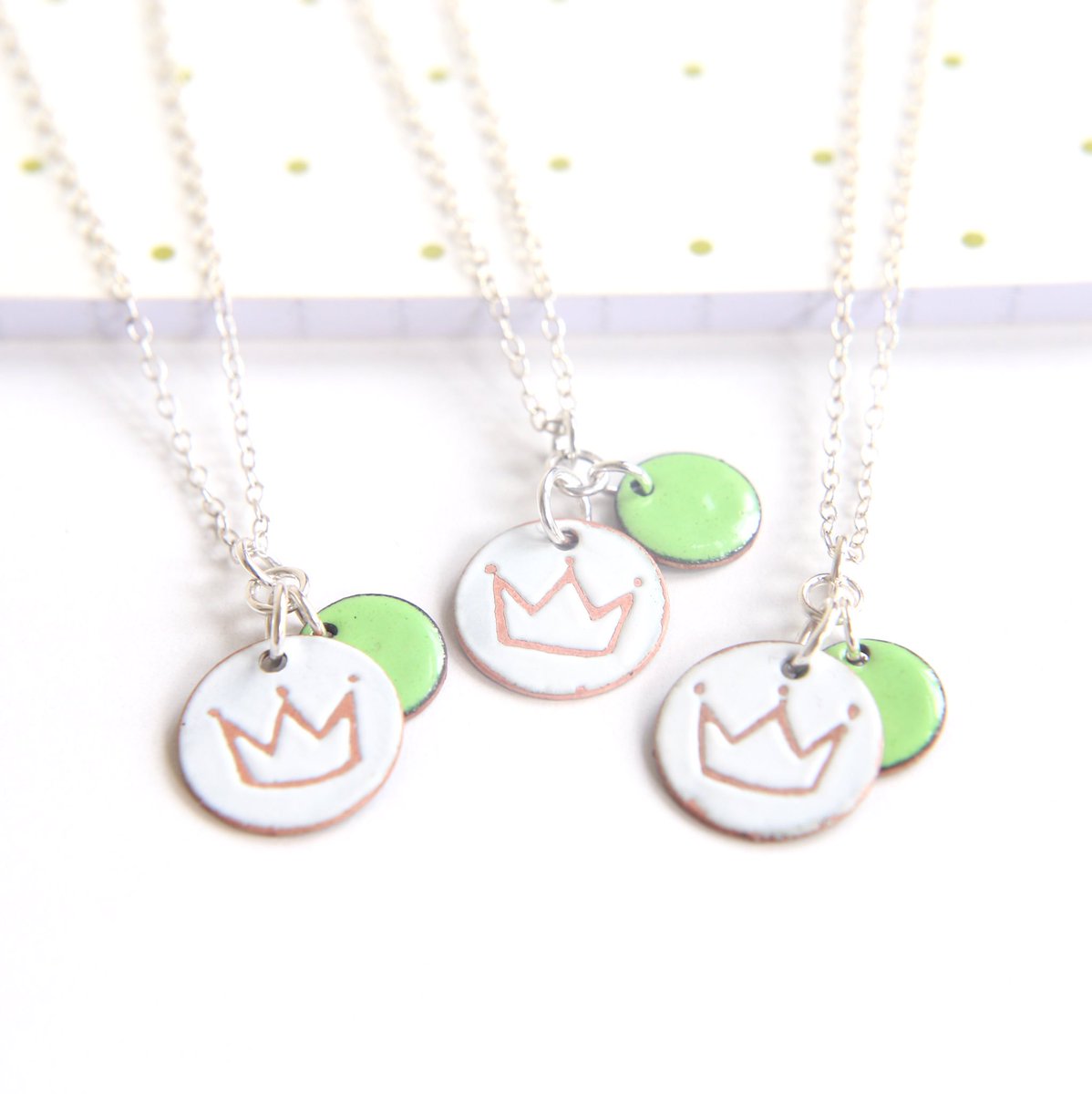 iamrachelshop's tweet photo. Could this #autumn night get any better?! #crafthour then the @Sparkleshow1 at 8:30pm https://t.co/HTMEtQn3nm https://t.co/exTtoiVMiC