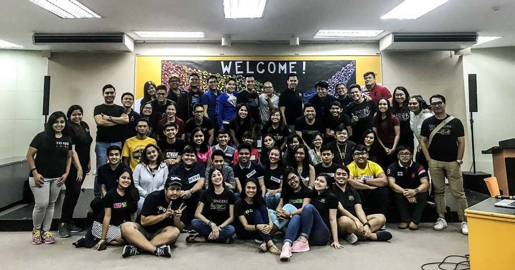 OfficialUSTS's tweet photo. Our growing family: the past, the present and the future :) #USTSingersGA2017 #USTS #25OurTime https://t.co/t0FRJjPKXc https://t.co/7EiCL8qR8Z