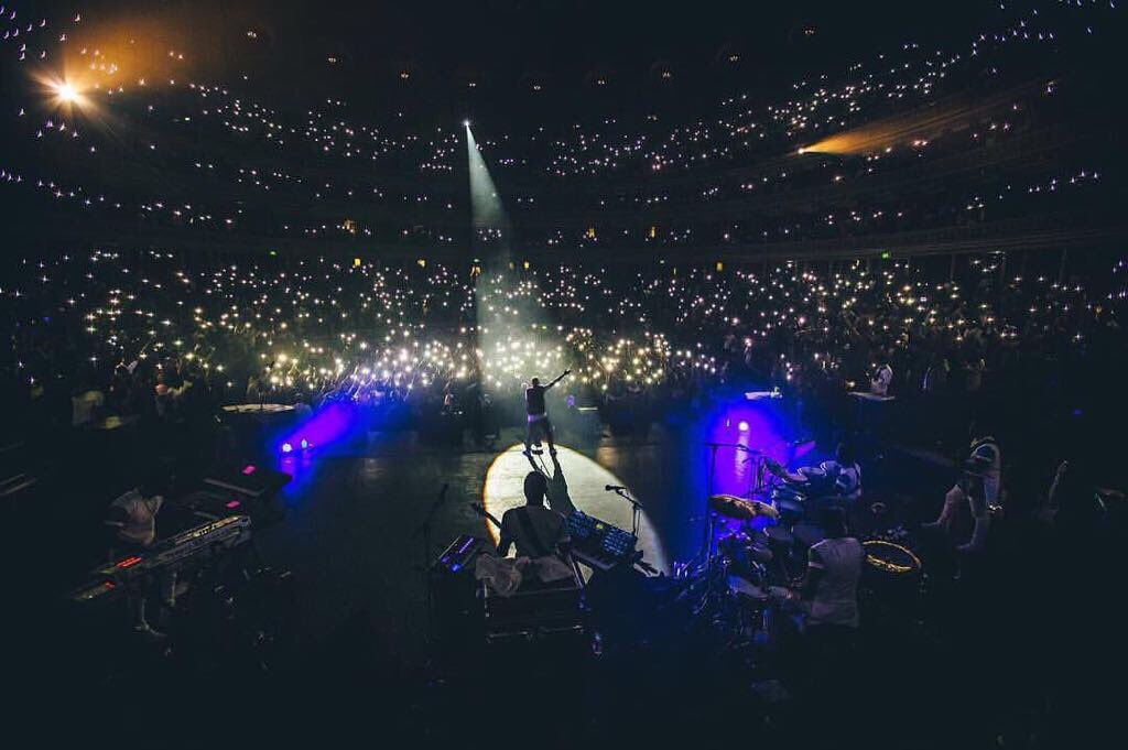 Special congratulations to <a href="/wizkidayo/">Wizkid</a> ☝️

Wiz sold out the Royal Albert Hall
Afrobeats to the world‼️
Flying the flag high 🇳🇬. More blessings #greatnessonly #Legendary