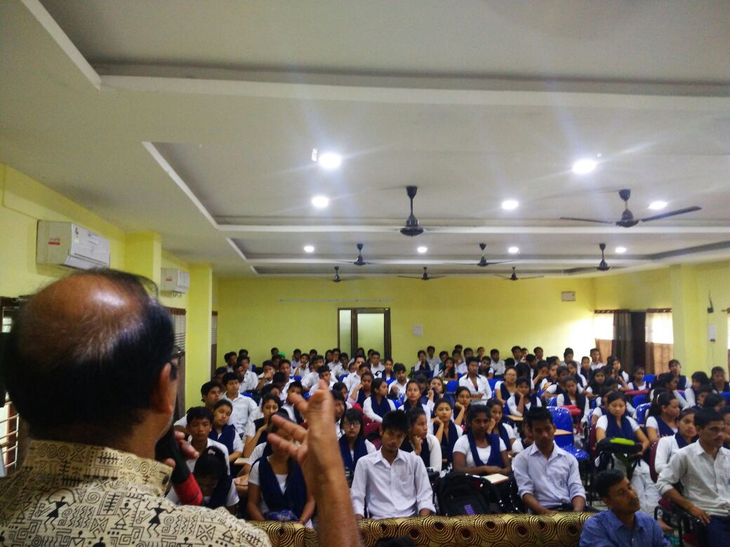angeekarfilms's tweet photo. Publicity campaign at Kanoi College, Dibrugarh, 22 September 2017.

#AeiMaatite in cinemas on #6thOCTOBER2017 https://t.co/4MyKxo4UNr