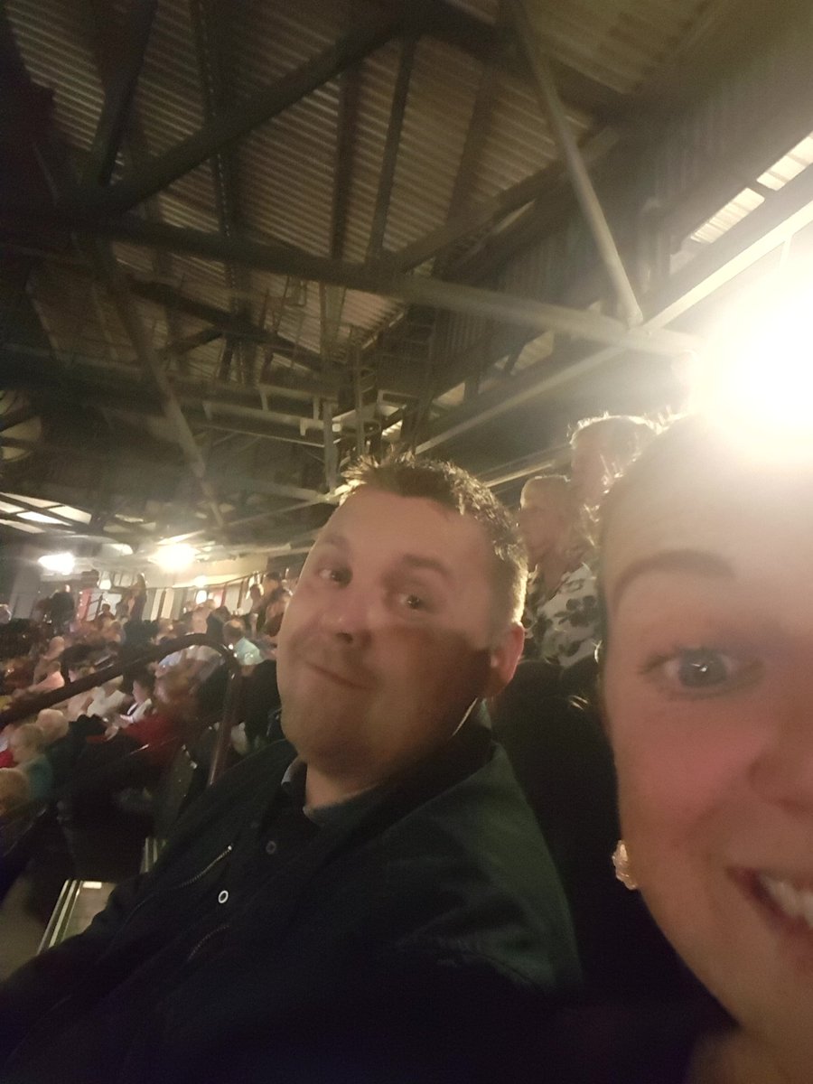 CarolineFogg's tweet photo. #TweetCaroline here with the hubs at Neil's 50th (tour) ha ha 🎶🎤🎸💙 please show our tweet 🐥🐤 https://t.co/BRwQgzcAQV