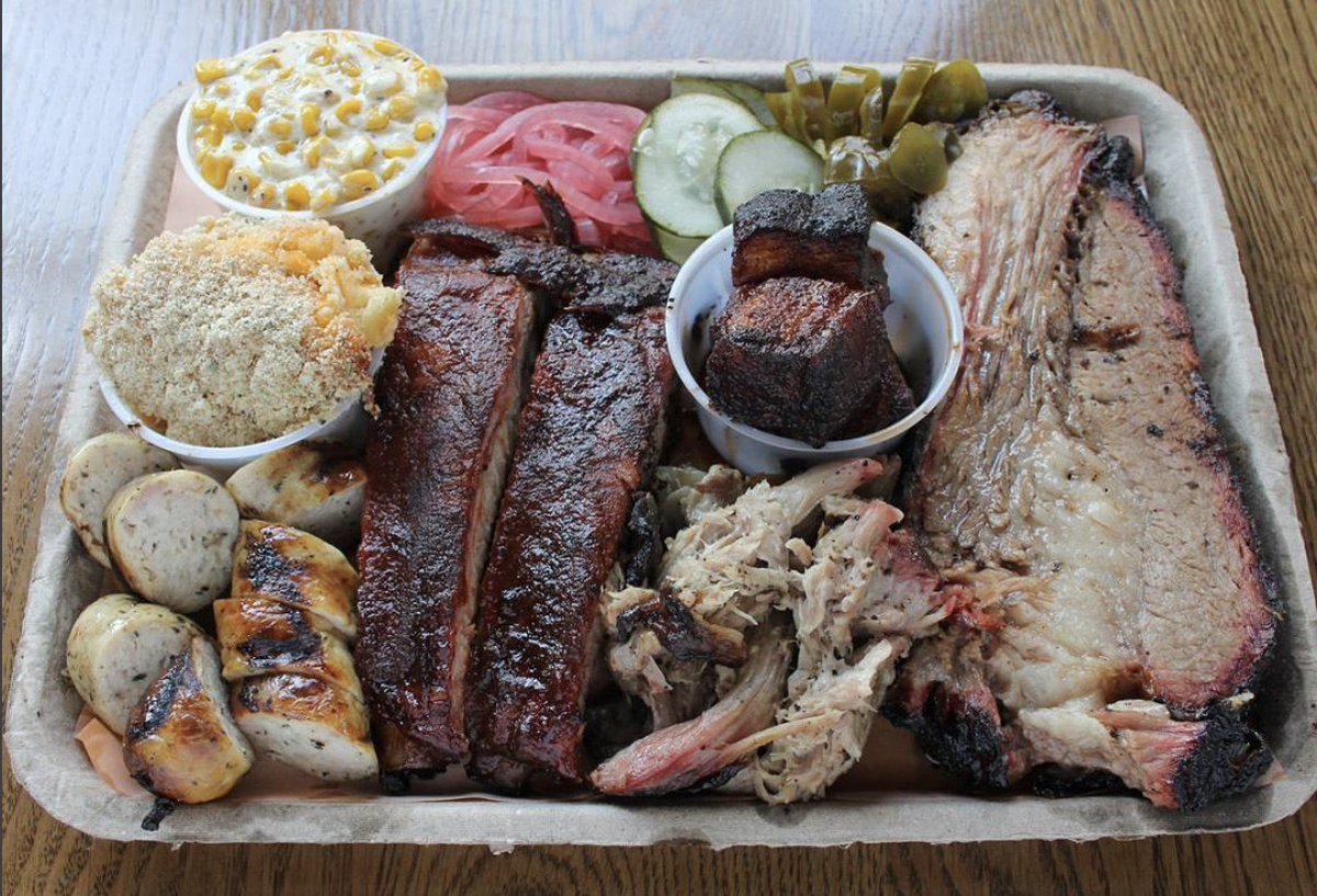 Boomtownbrewery's tweet photo. Some of the best #BBQ in town, smokey and delicious meats by @Bartzbarbecue at 1pm. And yes, there's football! #DTLA #ArtsDistrict #LABeer https://t.co/Rbw4JSQ80I