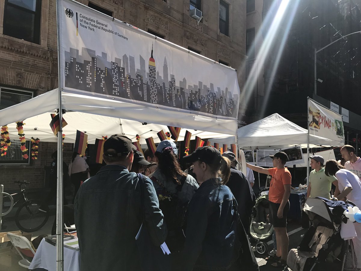 mynameisjro's tweet photo. Come to #InternationalWay between 90th and 91st and join the fun! #92YStreetFest https://t.co/Ozc4W9Gwsj