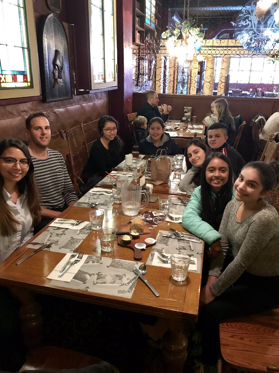 Coquitlam_IntEd's tweet photo. The Coquitlam student group from Colombia enjoyed a Saturday evening at Spaghetti Factory & the Vancouver Canucks hockey game. #CSDinted https://t.co/N7KZM9YMrP