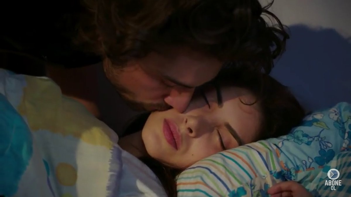 SaranaHemane's tweet photo. Bunlarin halvet zamani geldide geciyor sayin #SırmaYanık @startv @AvsarFilm @fhkdizi @gokcenusta #HazSin #FaziletHanımveKızları https://t.co/vogYnSezBS