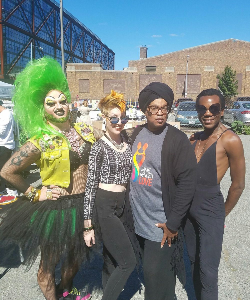 RayceenFans's tweet photo. Big Gay Flea Market @WhatsUpAtTown:
@RayceenHRH with @BaNakaDEV @PussyNoir @mr_cthomas and more https://t.co/5rzXGlwb1A