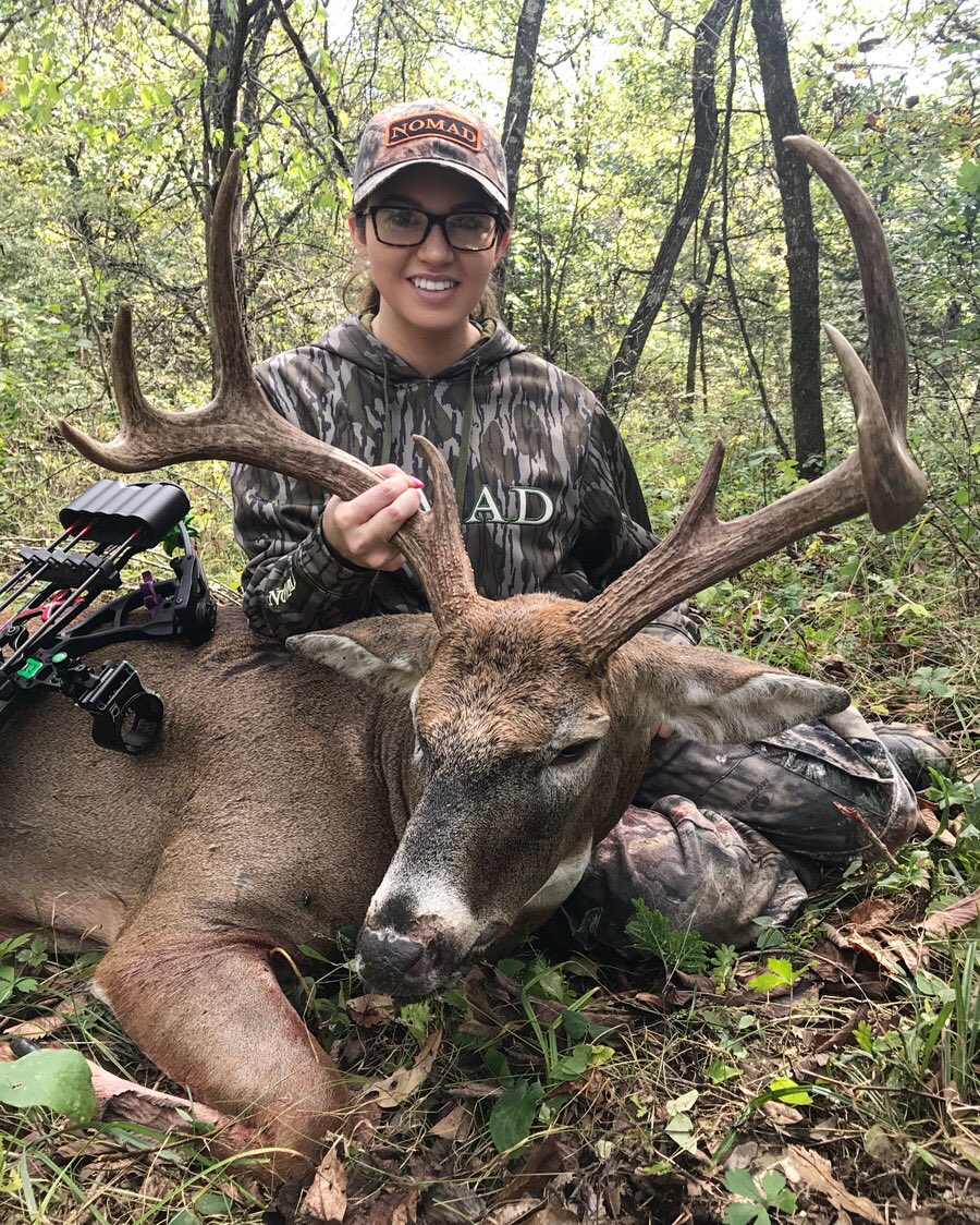 DruryOutdoors's tweet photo. @TaylorDruryDOD got it done in MO w/ her @PSEBows Premonition🏹 This 7.5 yr old we named "Forky the Pig" gave her an 18 yd shot+epic footage! https://t.co/83Xn8XJDYt