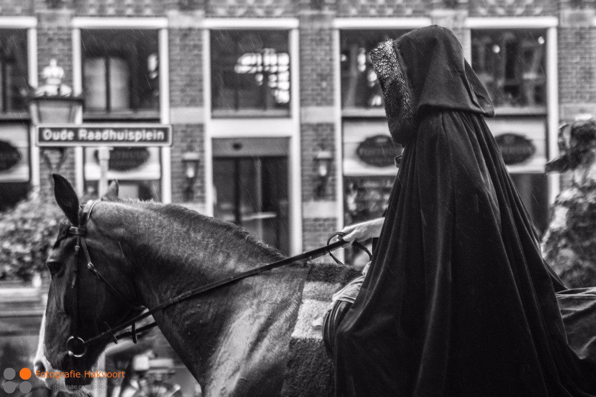 FotoHakvoort's tweet photo. Een beetje middeleeuwen in #Kampen gisteren tijdens de optocht van @kampenrefo500 
@kampenmarketing https://t.co/CqZSghMZvZ