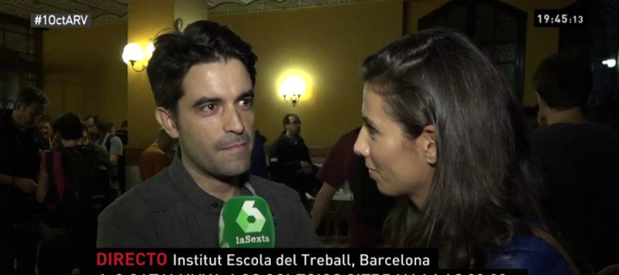 sextaNoticias's tweet photo. VÍDEO | Andaluz residente en Cataluña: "El Gobierno me deja sin argumentos para convencer a mis vecinos"#1OctARV https://t.co/HIa9y2PqxX https://t.co/Xe1ivmjaF7