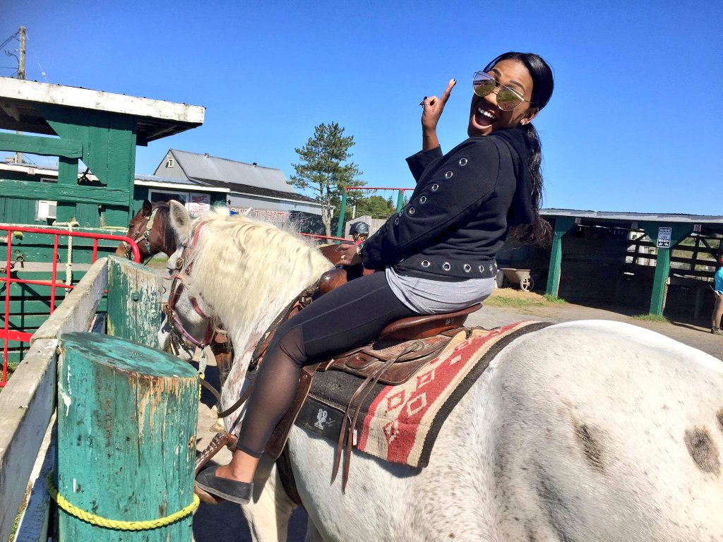 KeneshaLewis1's tweet photo. Sunday Funday! #horsebackriding https://t.co/8wdqGPVtSR