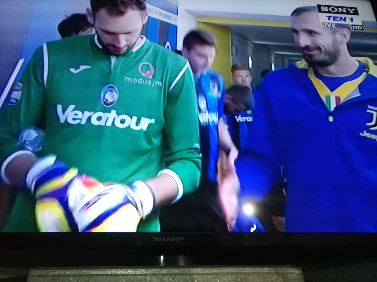 petral_juve46's tweet photo. #atalantaJUVE || Sony Ten 1 #AntiStreaming :p https://t.co/EQVuSKNXrB