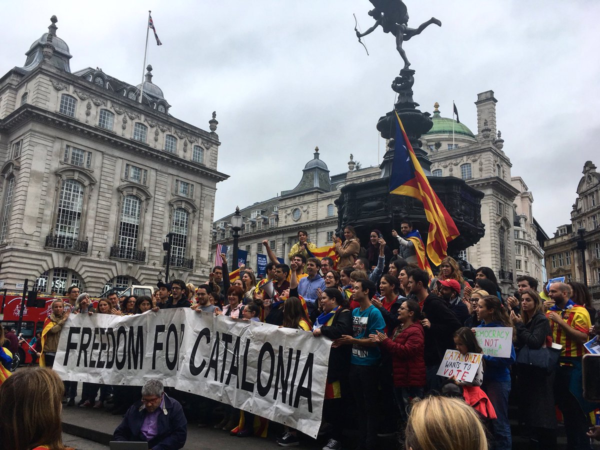 15MBcn_int's tweet photo. Gatherings in London, Berlin and Napoli in solidarity with #Catalonia, against the Spanish repression #CatalanReferendum https://t.co/w1QGrquNcE