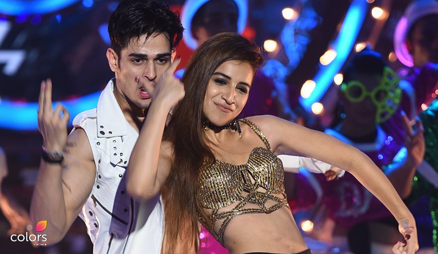 FCPriyankSharma's tweet photo. RT if you are excited to watch these two 😍
#BB11 #PriyankSharma #Benafsha https://t.co/gcdRXTKykn