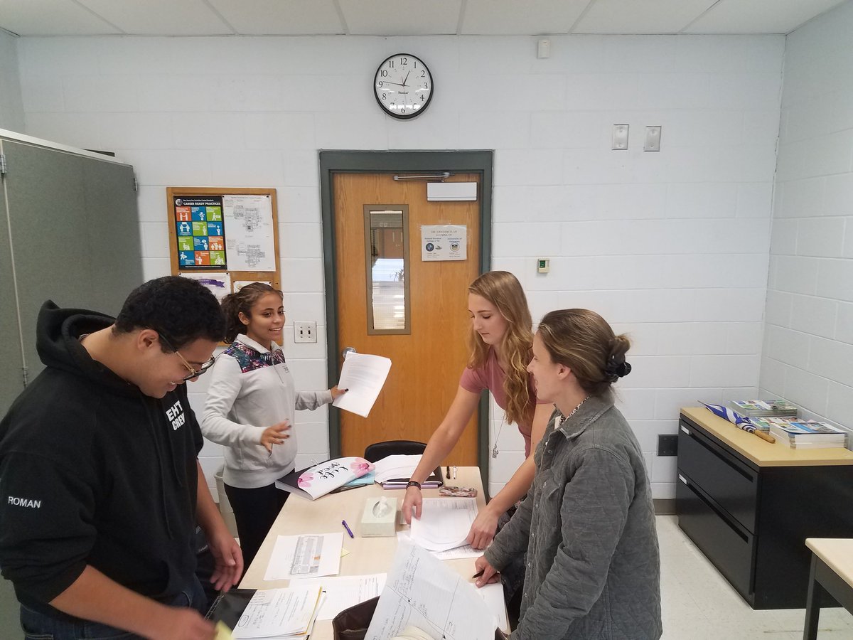 carmelitagraham's tweet photo. #ehtpride ALAB students getting ready for their 1st day of internship on 10/2, good luck to all of our student interns. https://t.co/fALMVPtnfs