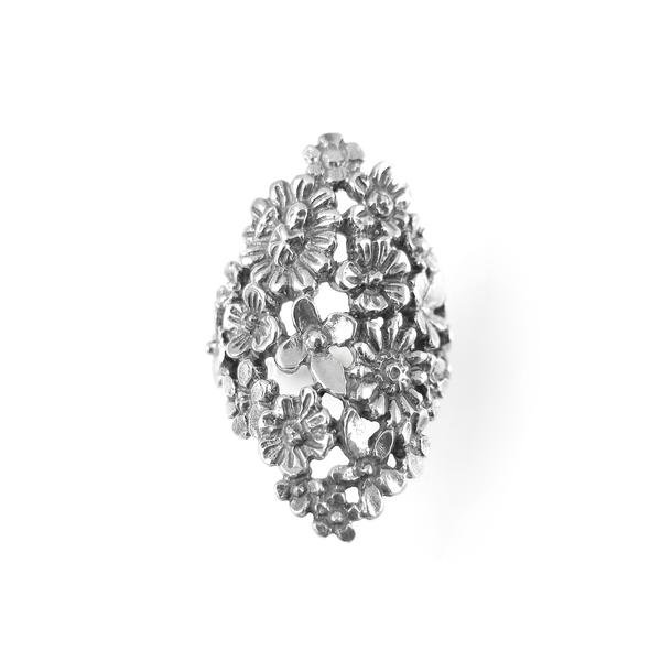 NickVon_K's tweet photo. Flower Garden Ring A tumble of wild flowers carved in sterling silver for all those who dream of spring. #NickVonK https://t.co/dI1ixlnHcw https://t.co/eo3v5mdY86
