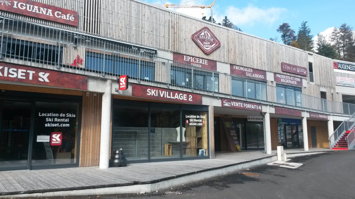 renacland's tweet photo. Retrouvez l'équipe de renacland au lioran pour l'ouverture de son just coffee shop au lioran le 16 décembre#cantal # le lioran #coffee shop https://t.co/K9pVxeW7HT