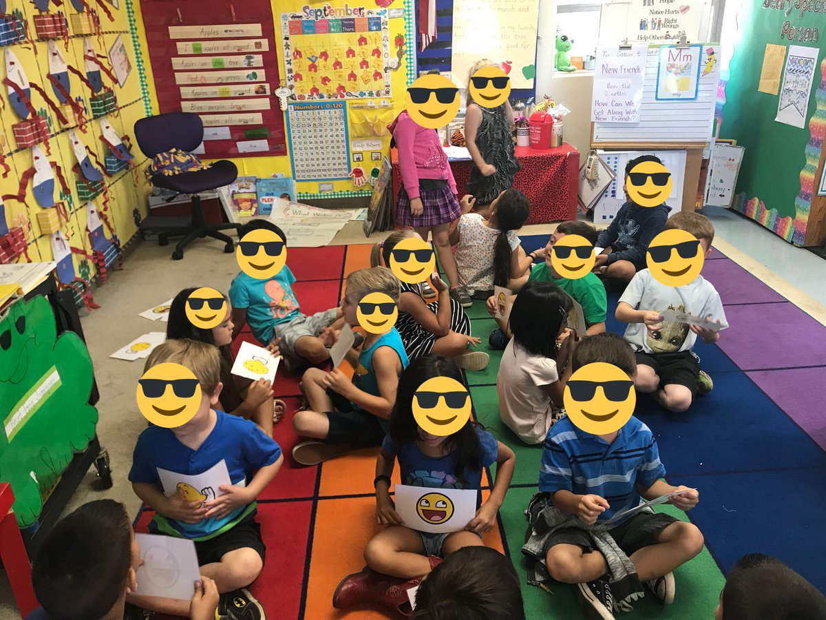 Kinders are authors in Room 2 #collaboration#pairandshare
#writersworkshop#smallmoments