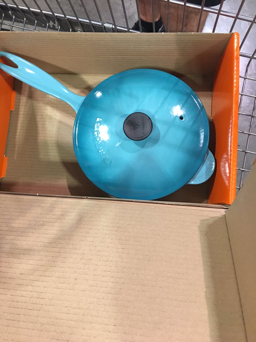 ChildersRadio's tweet photo. I just won @lecreuset cook ware at a show in Nashville and I'm strangely excited about it. #FactoryToTable https://t.co/ETWJdCxyFW