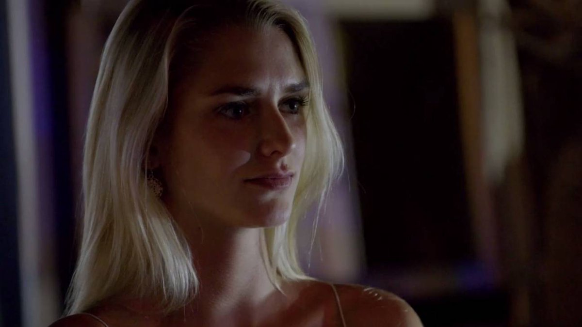 MTV's tweet image. Who do you believe behaved worse on #SiestaKey: Kelsey or Garrett? on.mtv.com/2flZ8E7