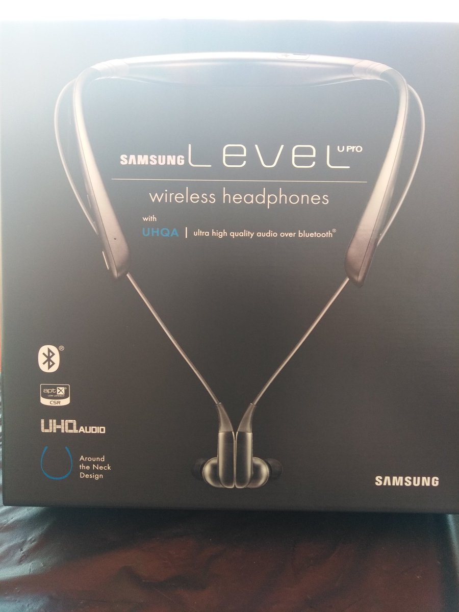 Boost28352's tweet image. Enter to win!! First prize is a Bluetooth headset worth $80!! 
#BoostMobile
#1703SMainSt
#ComeSeeUs