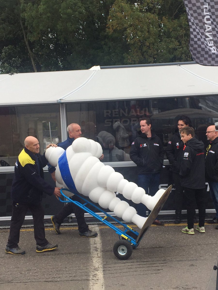 That's a wrap from <a href="/Brands_Hatch/">Brands Hatch</a> even the <a href="/Michelin_Sport/">Michelin Motorsport</a> Man is off home until next year, @CarreraCupGB <a href="/WelchMotorsport/">Welch Motorsport</a> #Car33