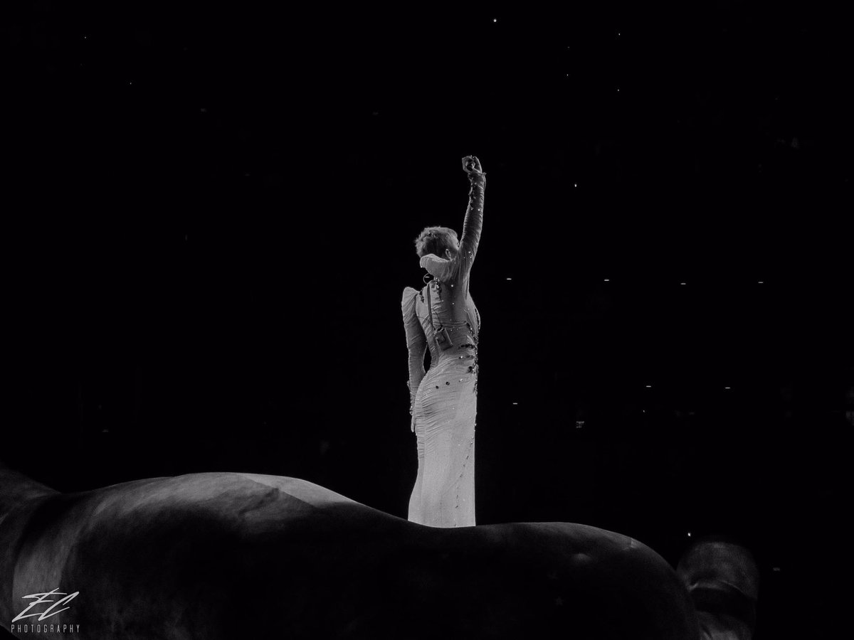 KatysFirework19's tweet photo. These were definitely my top fav photos I took last night 💖💖 https://t.co/TiWhxfWTif