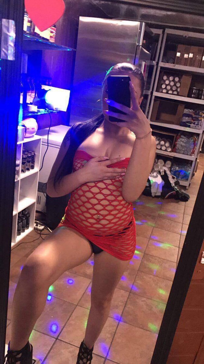 LaniAndJas's tweet photo. Wanna see jas get nasty tonight? 👅 her pussy is wet and ready baby 🤤💋 dm me for her premium snap! #sexy #BBLU #horny #naughtygirl #kissme 😘🤤 https://t.co/5knitMWVDc