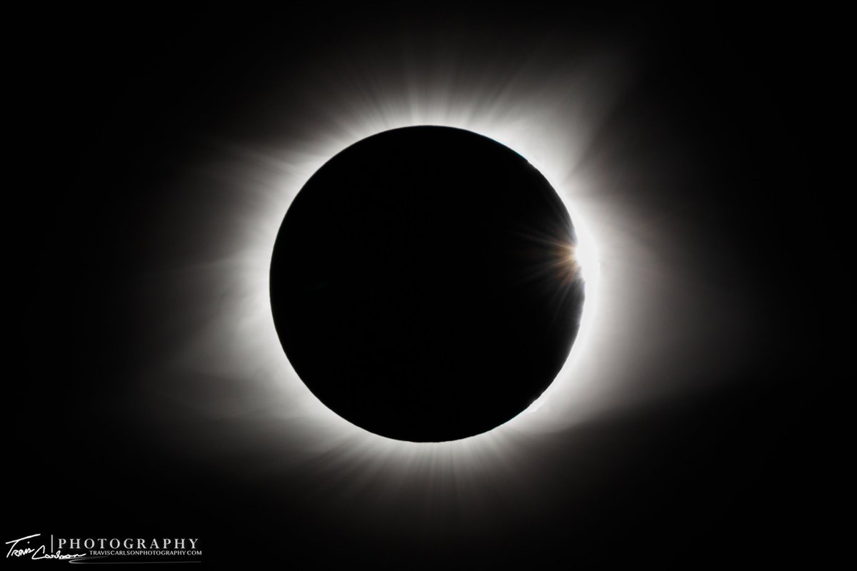 TornadoVortex's tweet photo. 08/21/17 The Great American Solar Eclipse: https://t.co/mwvnDIEdtn https://t.co/jI60kWKqbd
