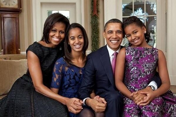 NUPEsupreme's tweet photo. We recall Mr. Obama spending LOTS of 'quality' time w/his daughters. Trump neglects his kid Barron. Sad! #AbsenteeDad #GOPfamilyValues #MAGA https://t.co/YPpkvrT786