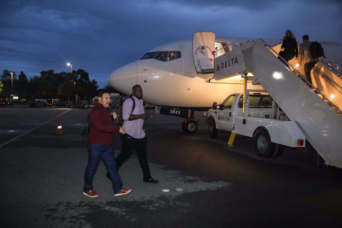 Twins's tweet photo. NYC bound 🗽

#MNTwins https://t.co/DrM8QOQDxc