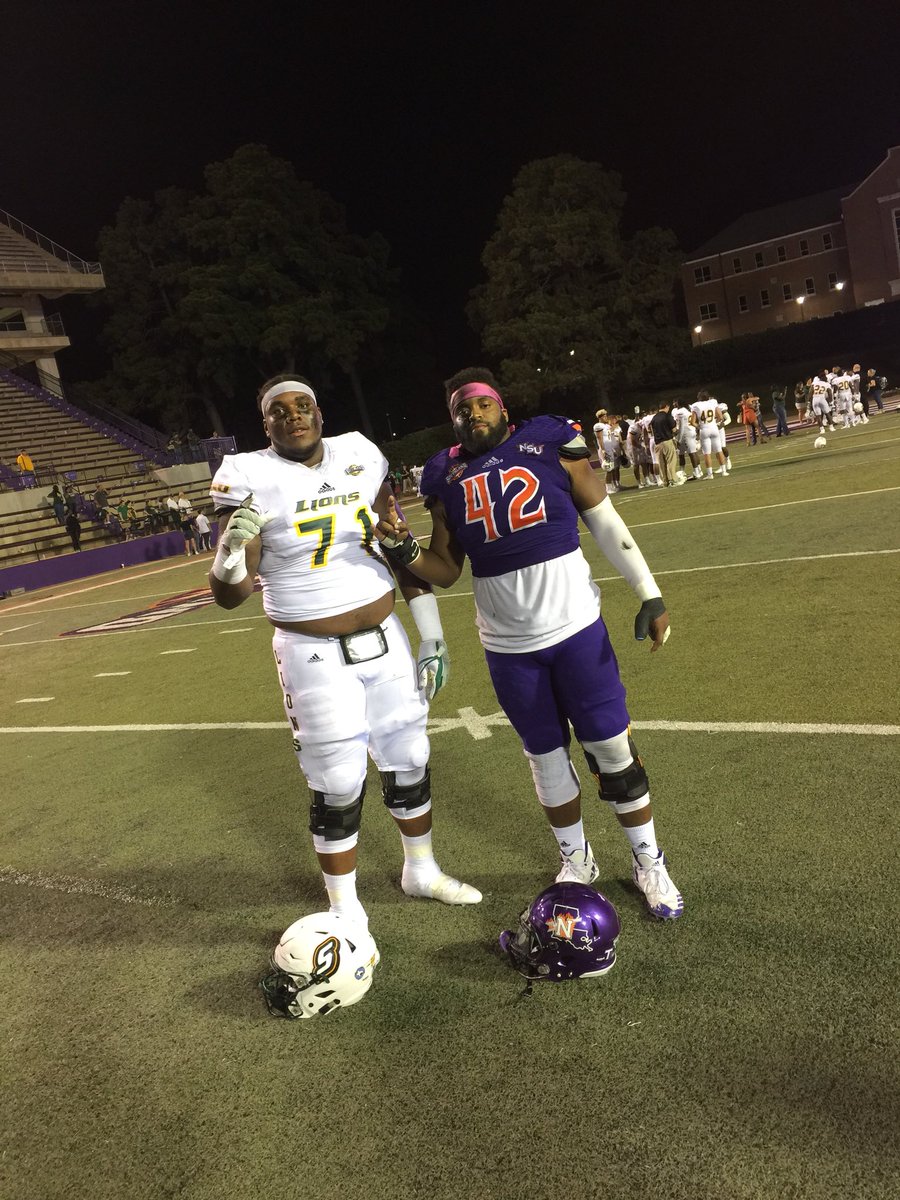 _CoachBeverly's tweet photo. Only blood can make us closer!💪🏾💯 #409standup https://t.co/8CCAYG16Jd