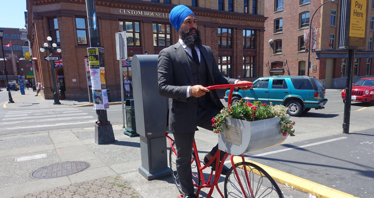 Jagmeet Singh just elected leader of the <a href="/NDP/">NDP</a> could be #Canada's next Prime Minister. He loves bikes + wants national cycling strategy.