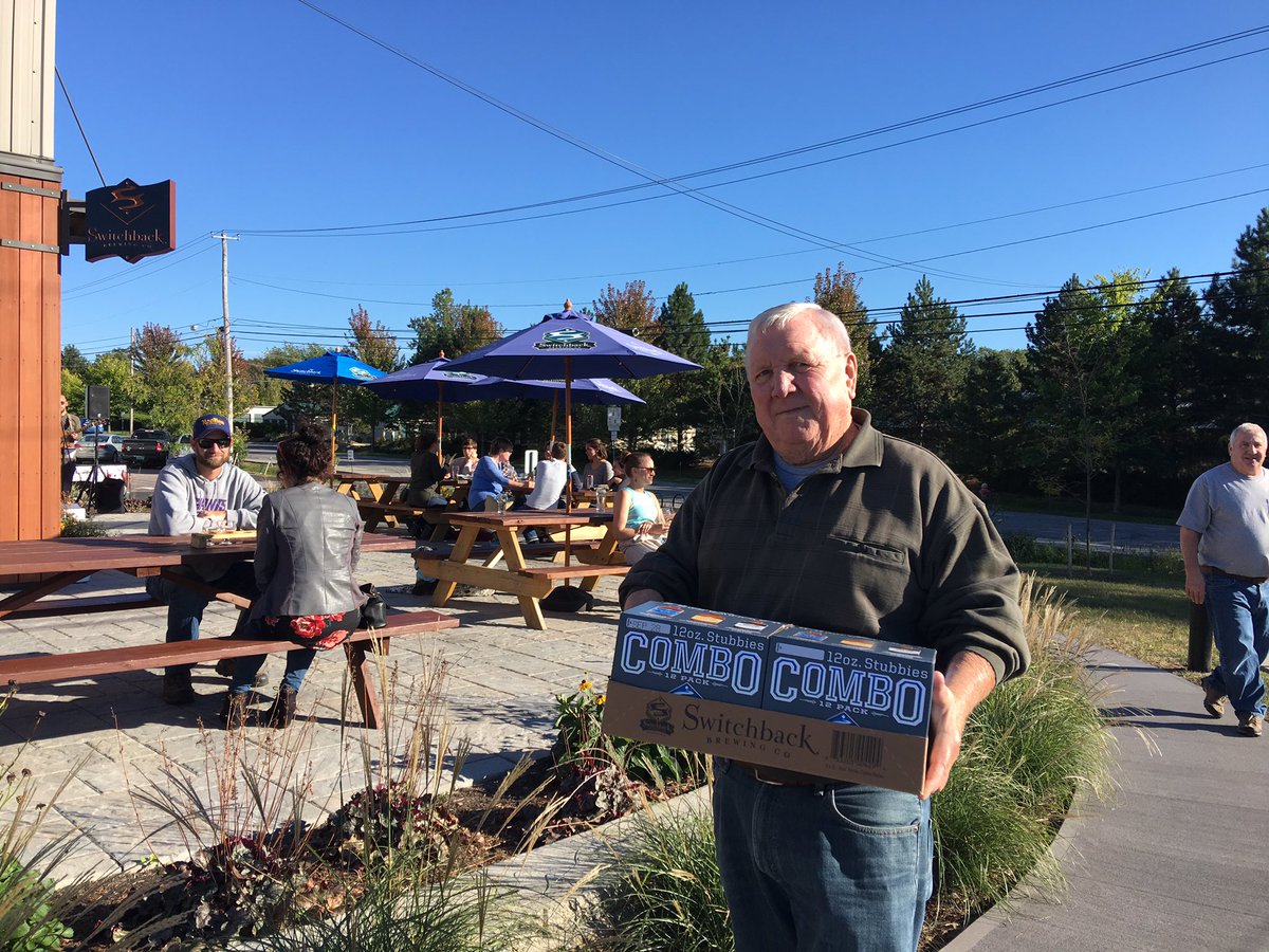 SwitchbackBeer's tweet photo. There it is! First #SwitchbackComboPack ever sold! And it does our hearts good knowing one is going to the founder of #BubbsClub ๐ #ESOP https://t.co/CXB610wVKO