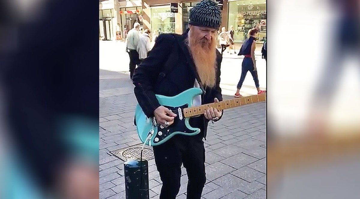 Billy Gibbons Is Spotted Playing Guitar As A Street Performer - You Have To See It To Believe It buff.ly/2x5SckJ