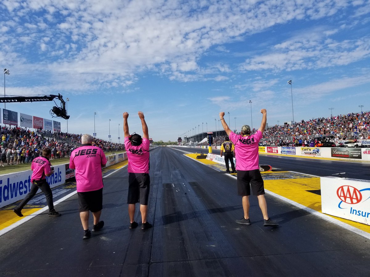 TeamJEGS's tweet photo. The moment...@troy_coughlin24 wins in @nhra pro mod at #AAAMidwestNats @GatewayMSP & takes the points lead going into final race @LVMSStrip https://t.co/ccPItN5z6z