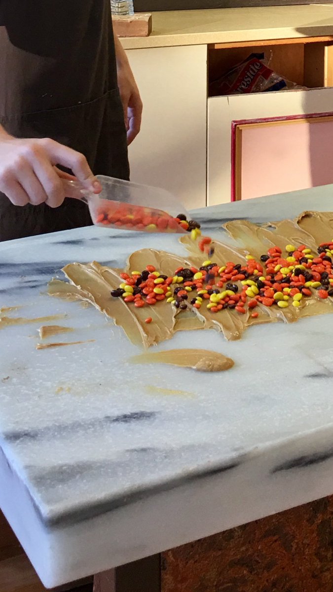 cliftonhillfun's tweet image. Did you know? #buy3slices #getonefree #fudgefactory #cliftonhill #niagarafalls #canada #treats #fudge