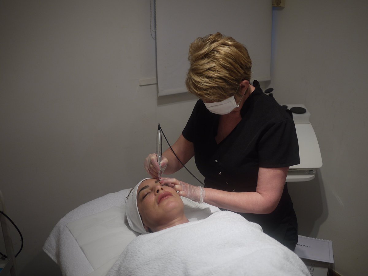 ShopBeth's tweet image. Tel  BETH EVANS 07939016620 for S.P.MAKE -UP make up