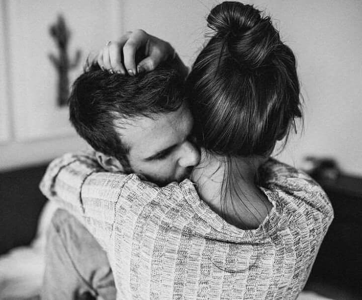 Nourhan9101's tweet photo. أحضنيه لو عصبي وأسمعيه لو ساكت وراضيه لو غيران 💝 https://t.co/9w9VsdZFjE