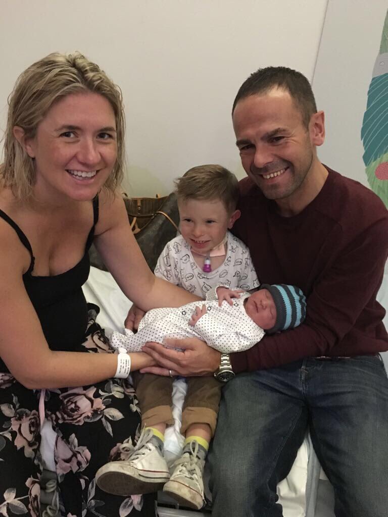 knowles2009's tweet photo. @LAS_JRU @Ldn_Ambulance You guys are amazing ❤️!!! Thank you so so much!! Thomas John Knowles (all 8lb 8oz of him) is doing great! Thank you thank you thank you xxx https://t.co/272U4QVaUf